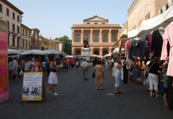 Markt in der Altstadt von Rimini