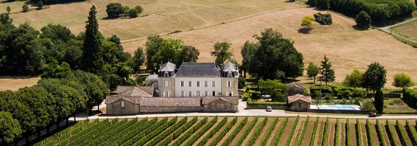 Blick auf das Chateau Carbonneau
