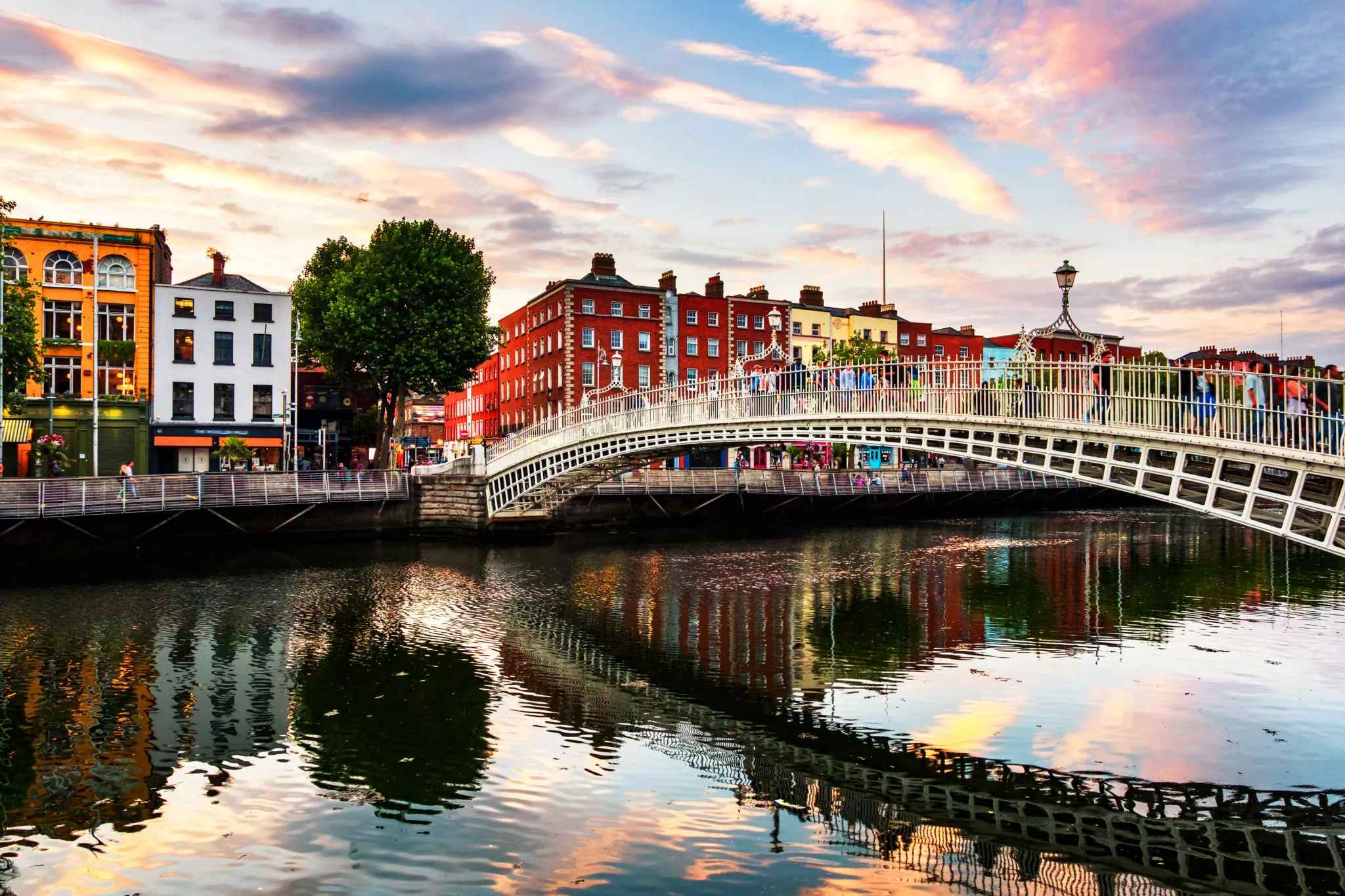 Die berühmte Ha Penny Bridge in Dublin