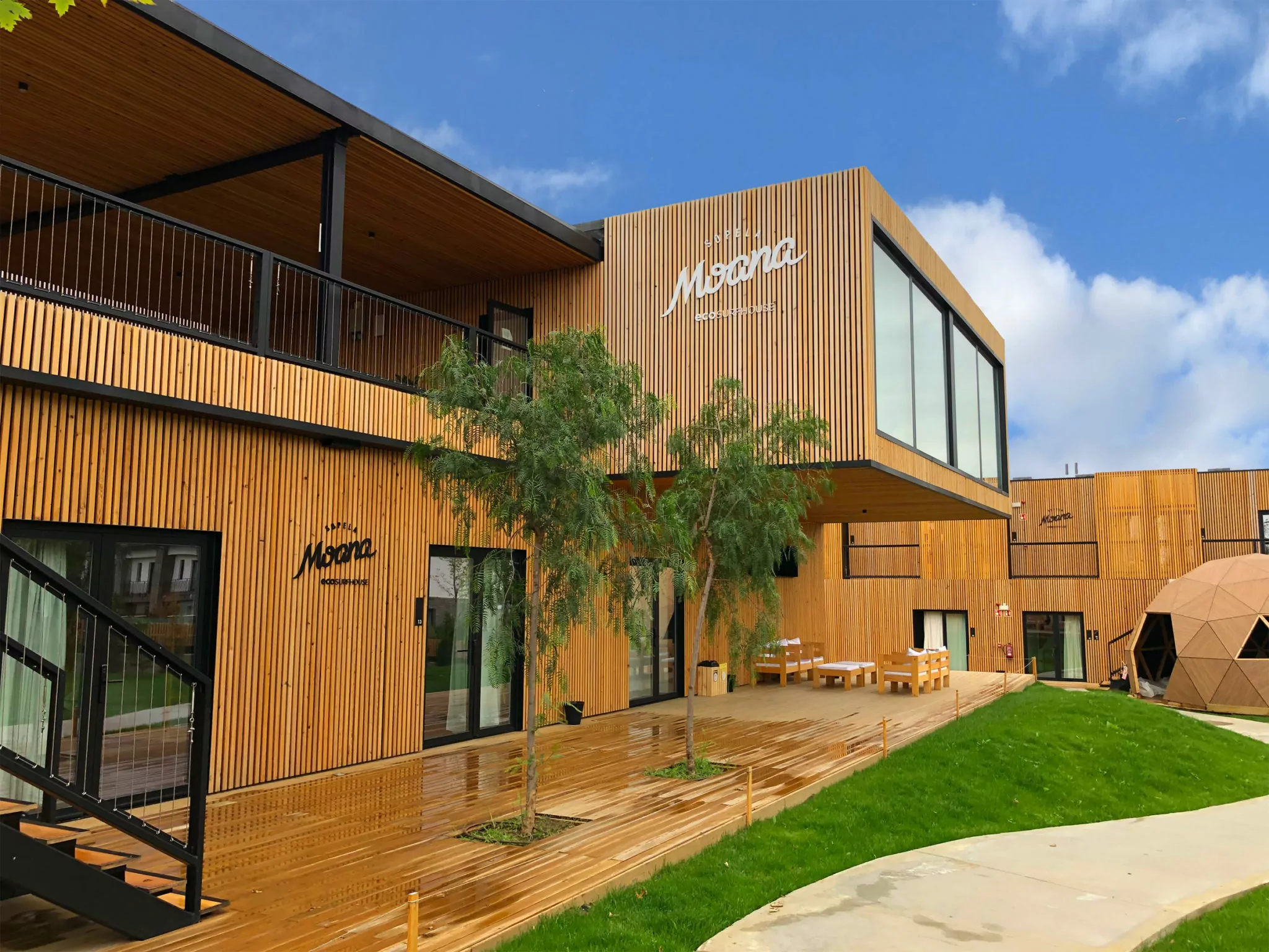 Das Moana Eco Surf House am Playa Sopelana / Bilbao